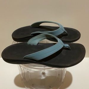 OLUKAI Women’s Thong Sandals Sz 10 Blue/Black